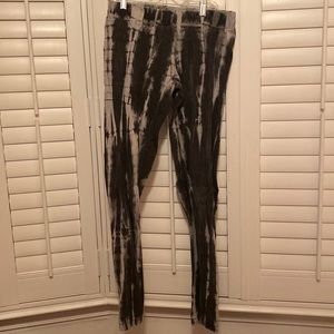 Black and grey jeggings